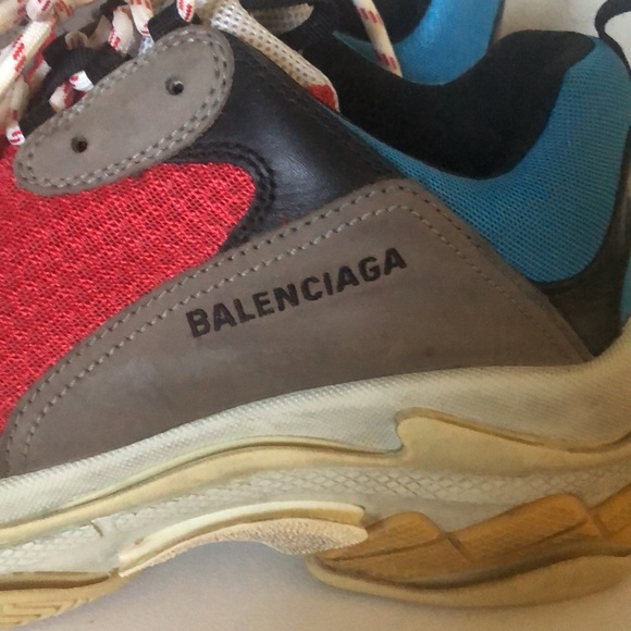 Balenciaga Triple S shoes barely worn in great condition. - Picture 5 of 11